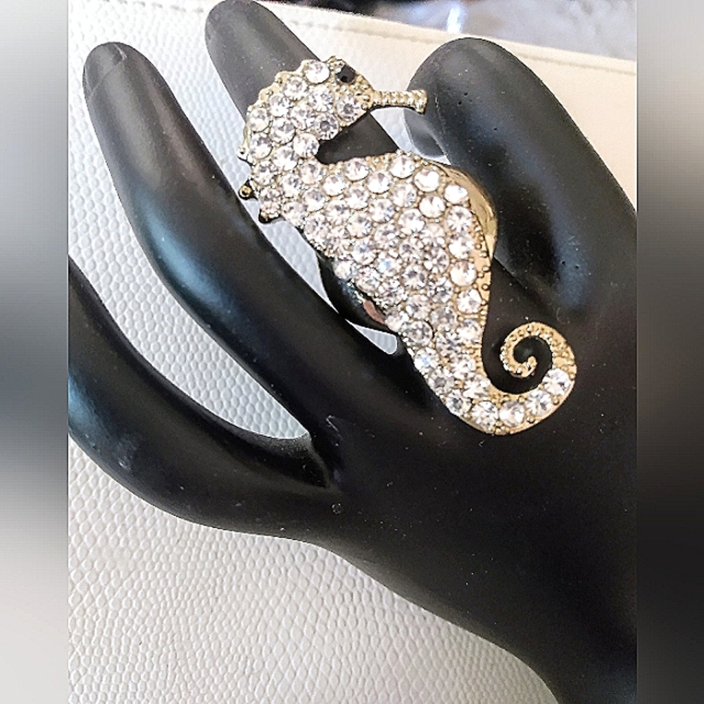 Seahorse rhinestone ring - adj.